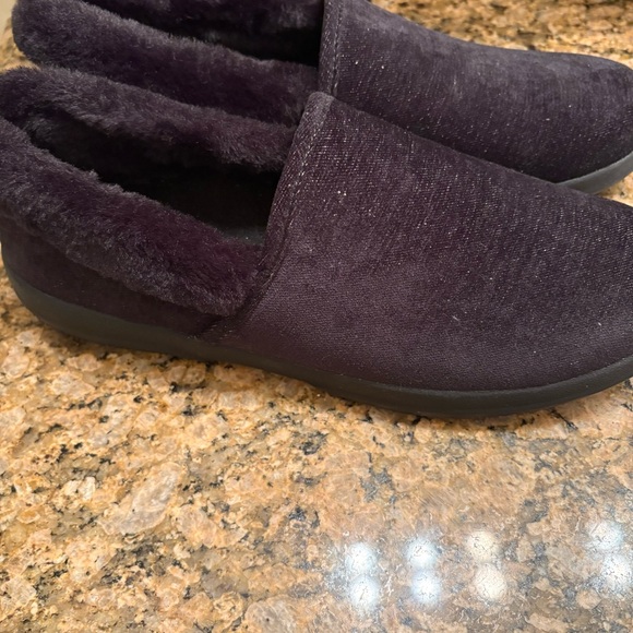 Vionic slippers - Picture 4 of 7